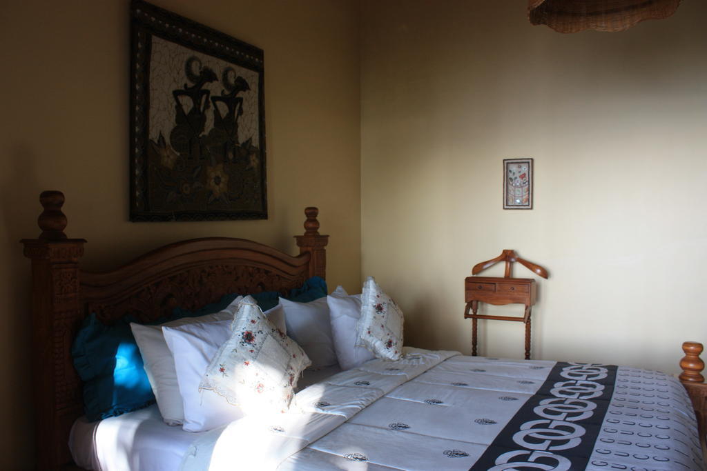 Cleopatra Beach Bungalows Hotel Lovina Exterior foto